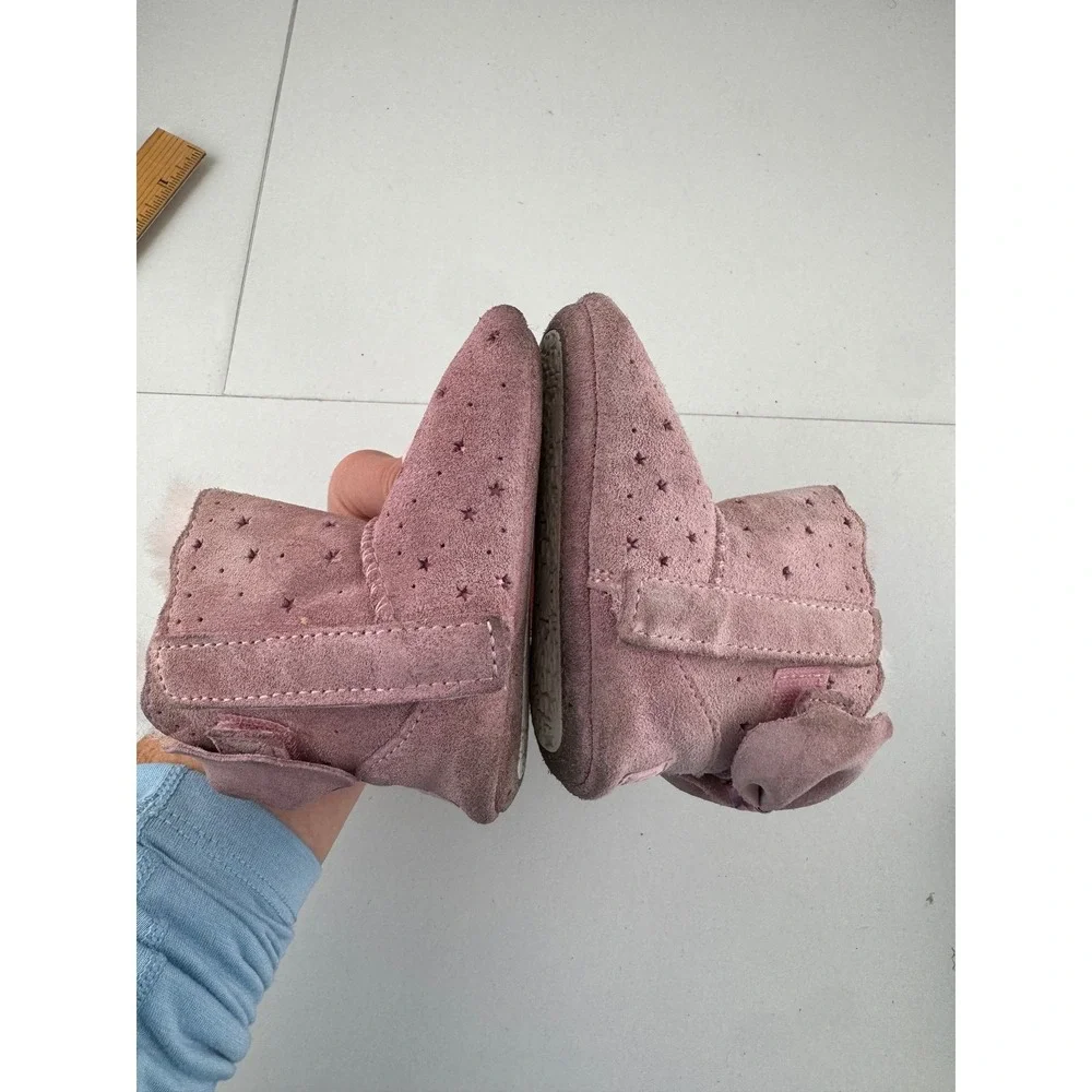 UGG Australia Pink Suede Sheepskin Lined Baby Boots Stars Bow Size‎ 2